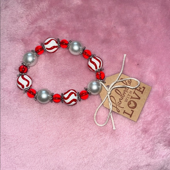 Handmade Peppermint Red and White Beaded Bracelet - Picture 1 of 6